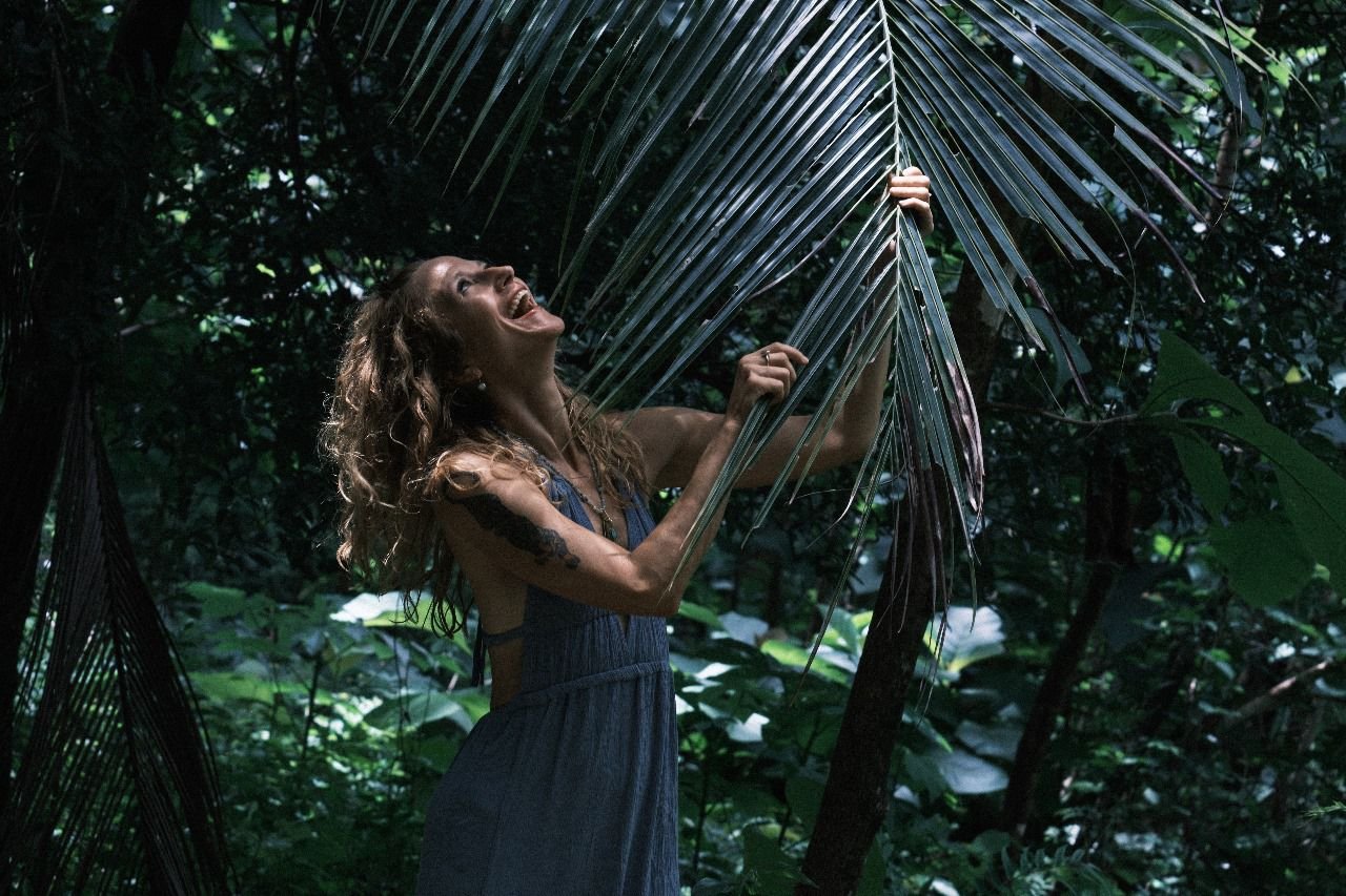 Mishy with palm leaf